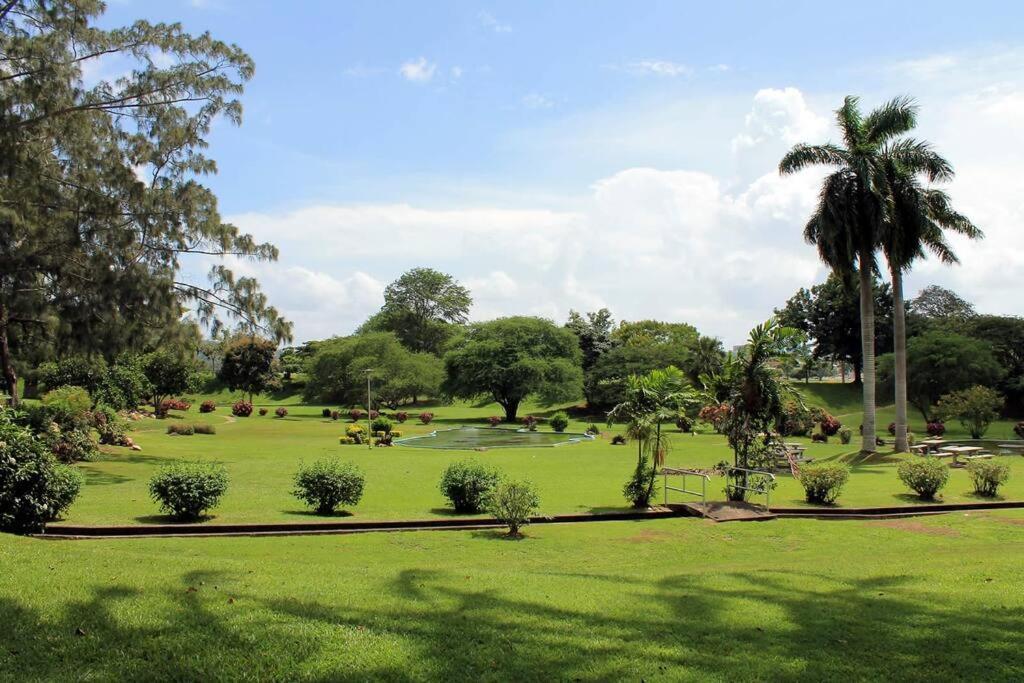 Raynebow Chateau - Chic City Getaway Port of Spain Экстерьер фото